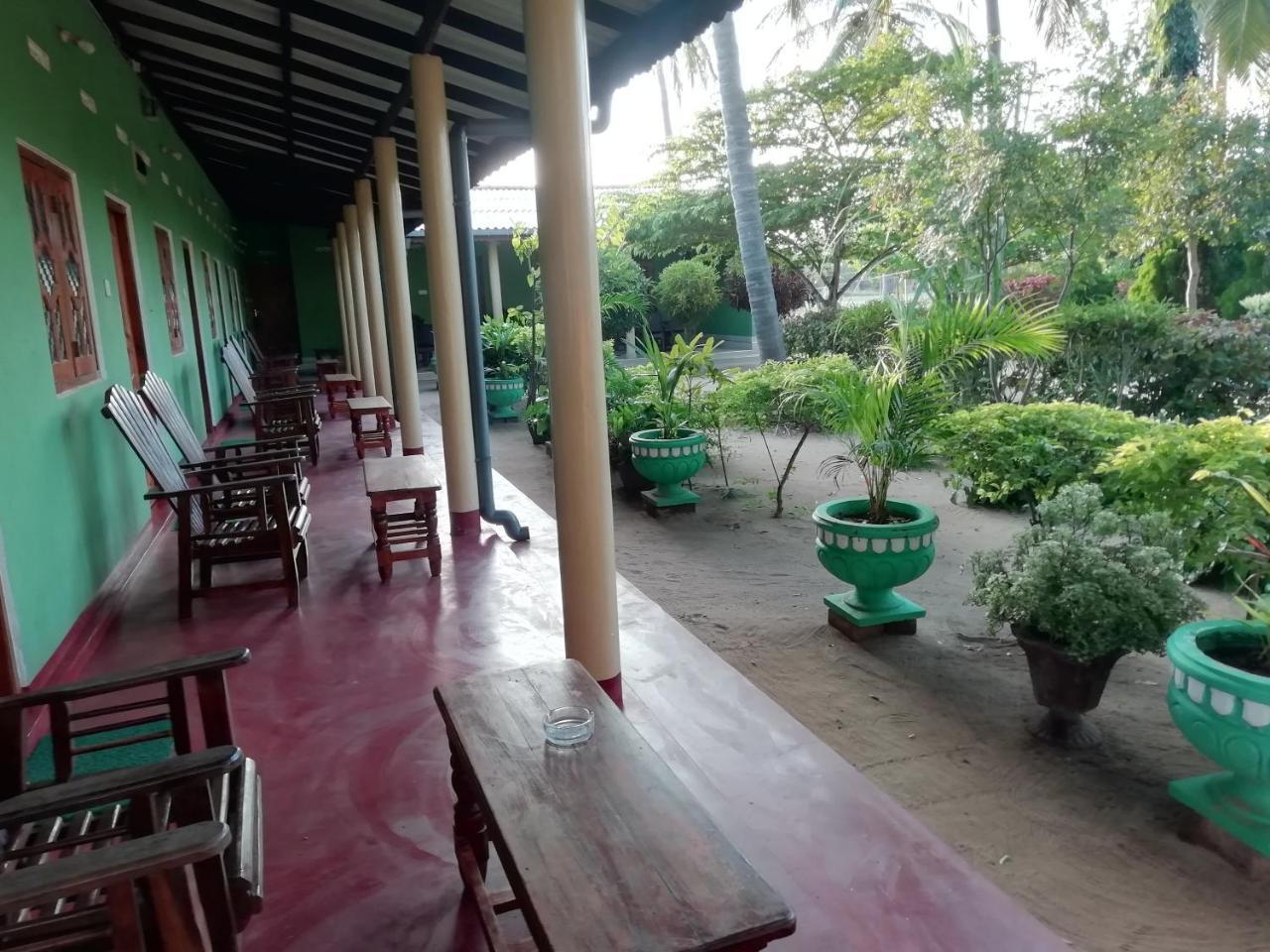Sea Zone Hotel Nilaveli Exterior photo